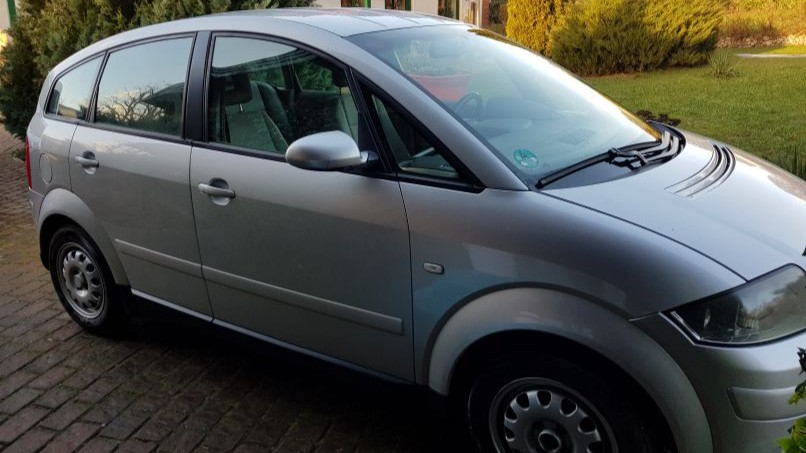 Silberner Audi A2 1.2 TDI – mein zweites Auto und Symbol für Effizienz gegen Lifestyle-Inflation.